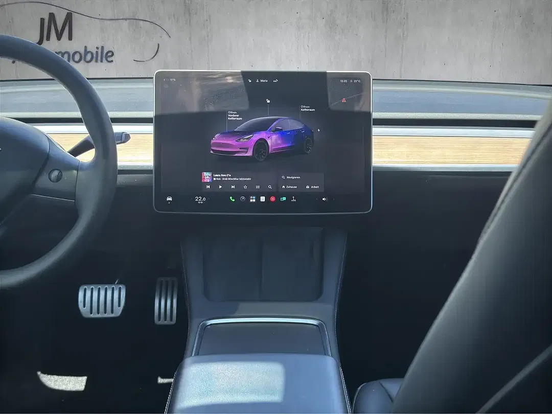 Tesla Model 3 - Thumbnail 14