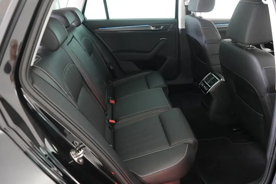 Skoda Superb - Thumbnail 10