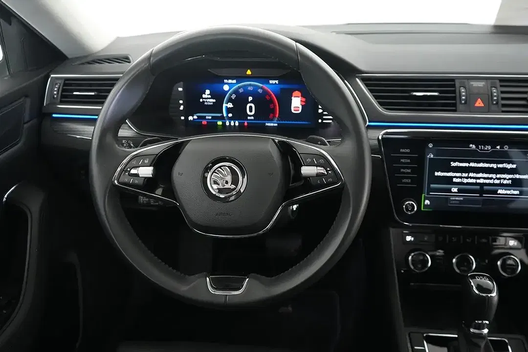 Skoda Superb - Thumbnail 12