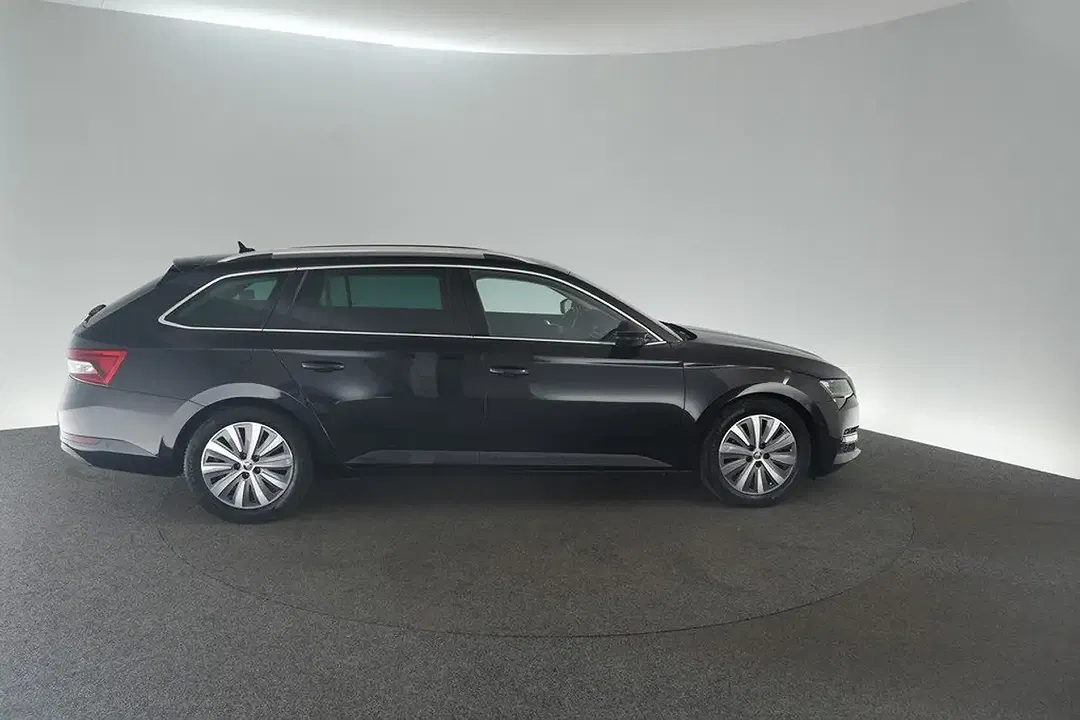 Skoda Superb - Thumbnail 6
