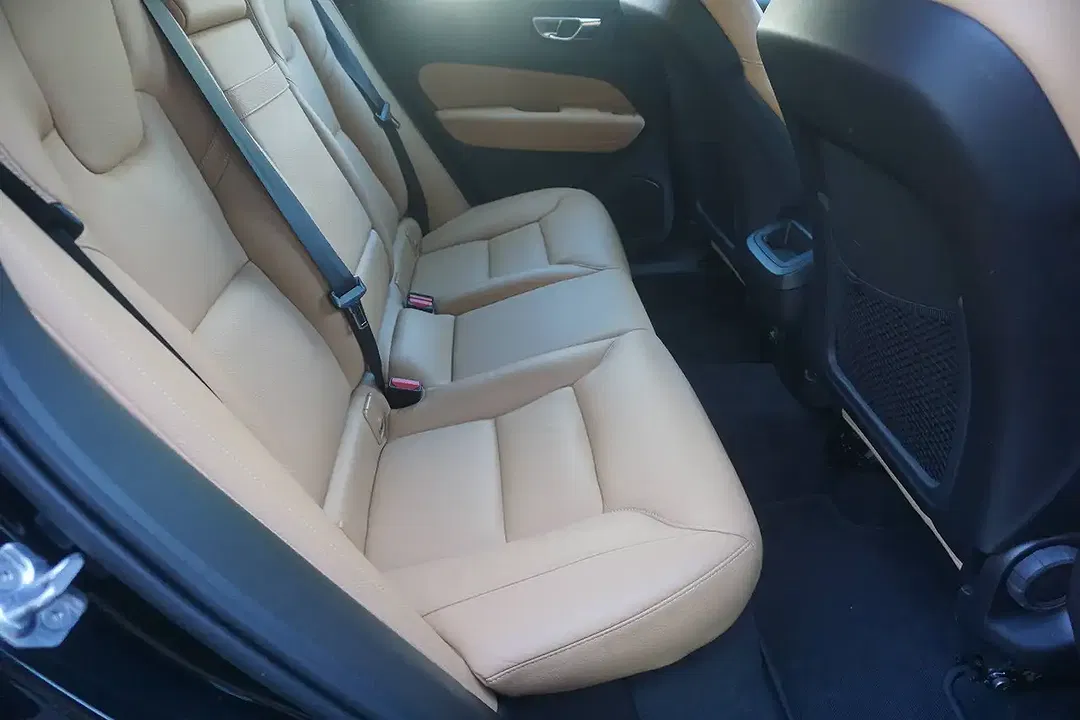 Volvo XC60 - Thumbnail 10