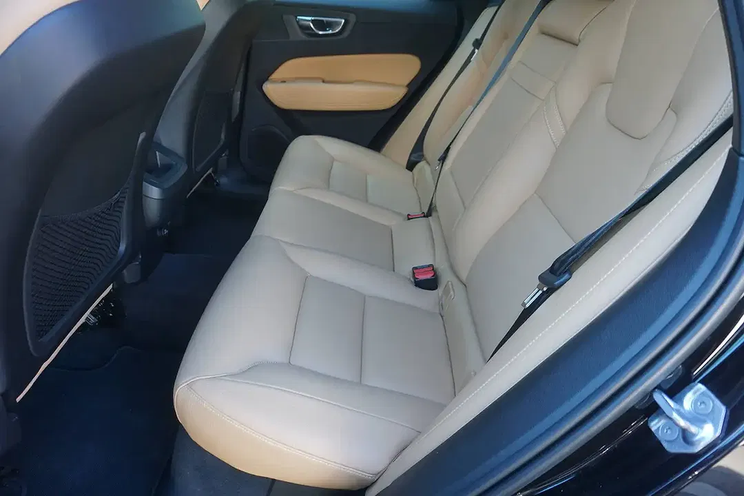 Volvo XC60 - Thumbnail 9