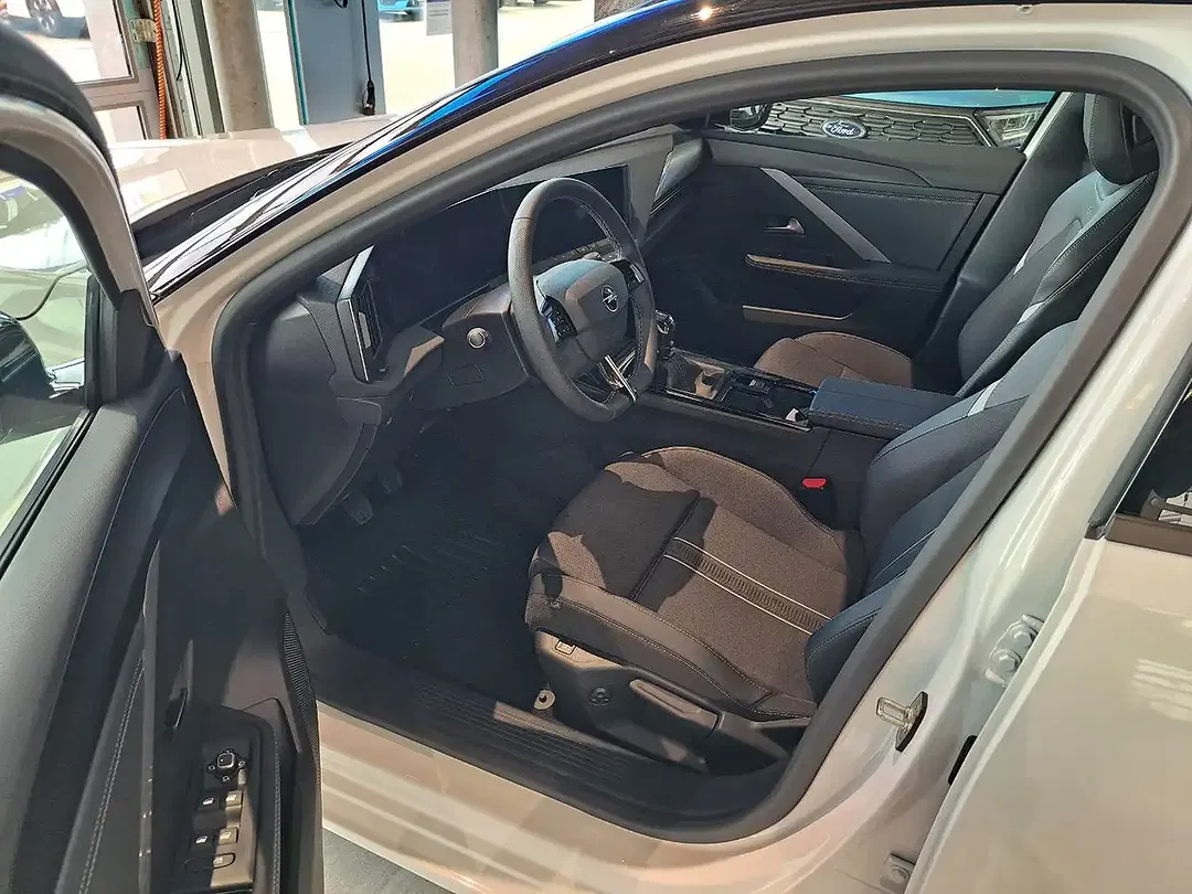Opel Astra - Thumbnail 11