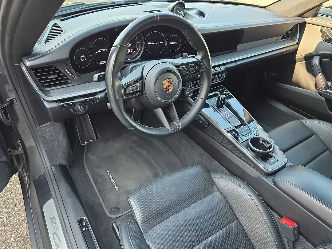 Porsche 992 - Thumbnail 11