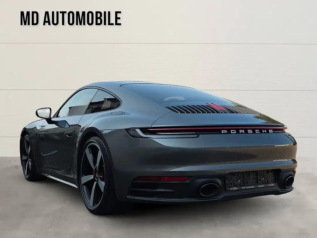 Porsche 992 - Thumbnail 3