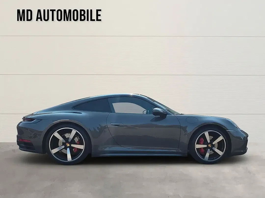 Porsche 992 - Thumbnail 6