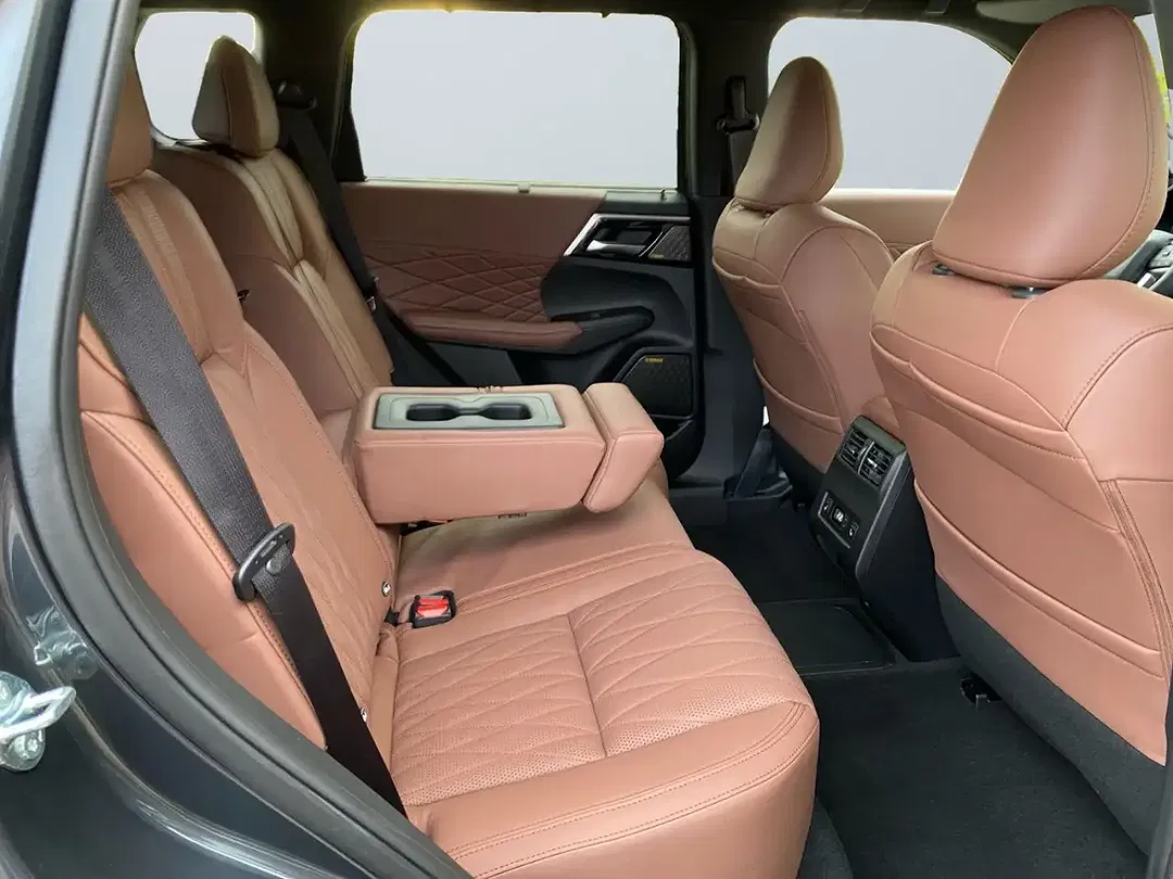 Mitsubishi Outlander - Thumbnail 11