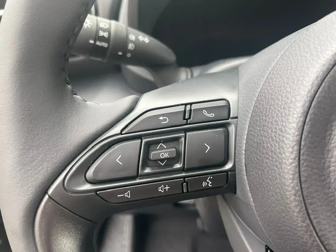 Toyota Yaris - Thumbnail 11