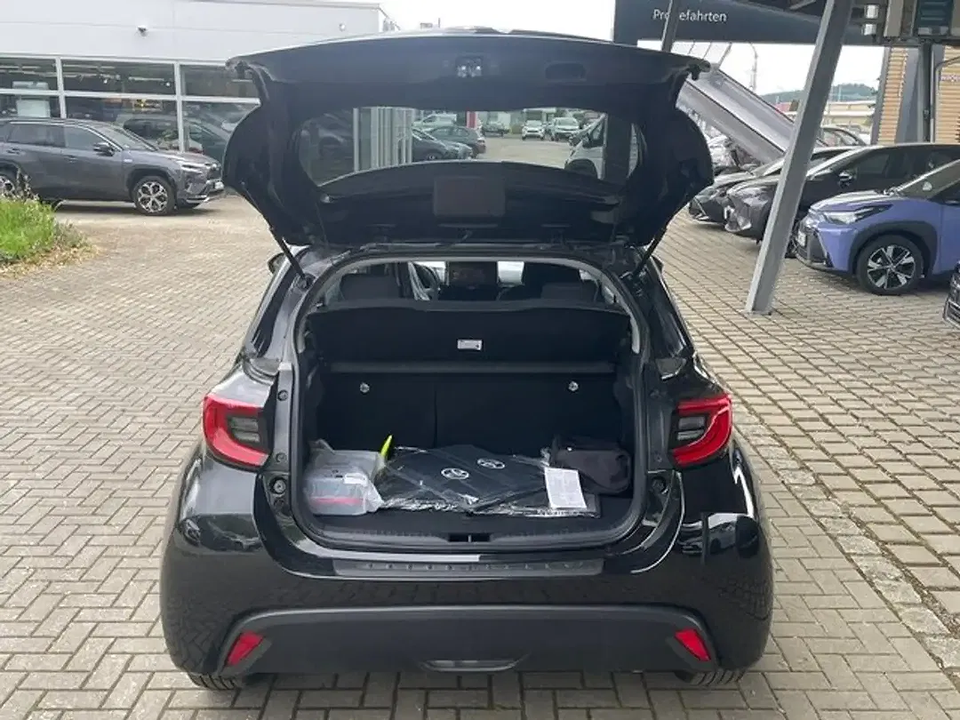 Toyota Yaris - Thumbnail 15