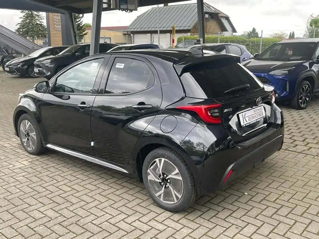 Toyota Yaris - Thumbnail 4