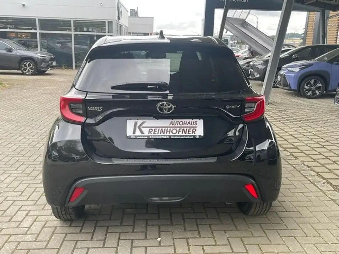 Toyota Yaris - Thumbnail 5