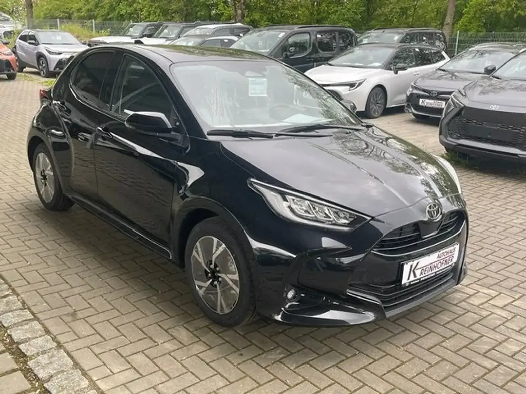 Toyota Yaris - Thumbnail 6