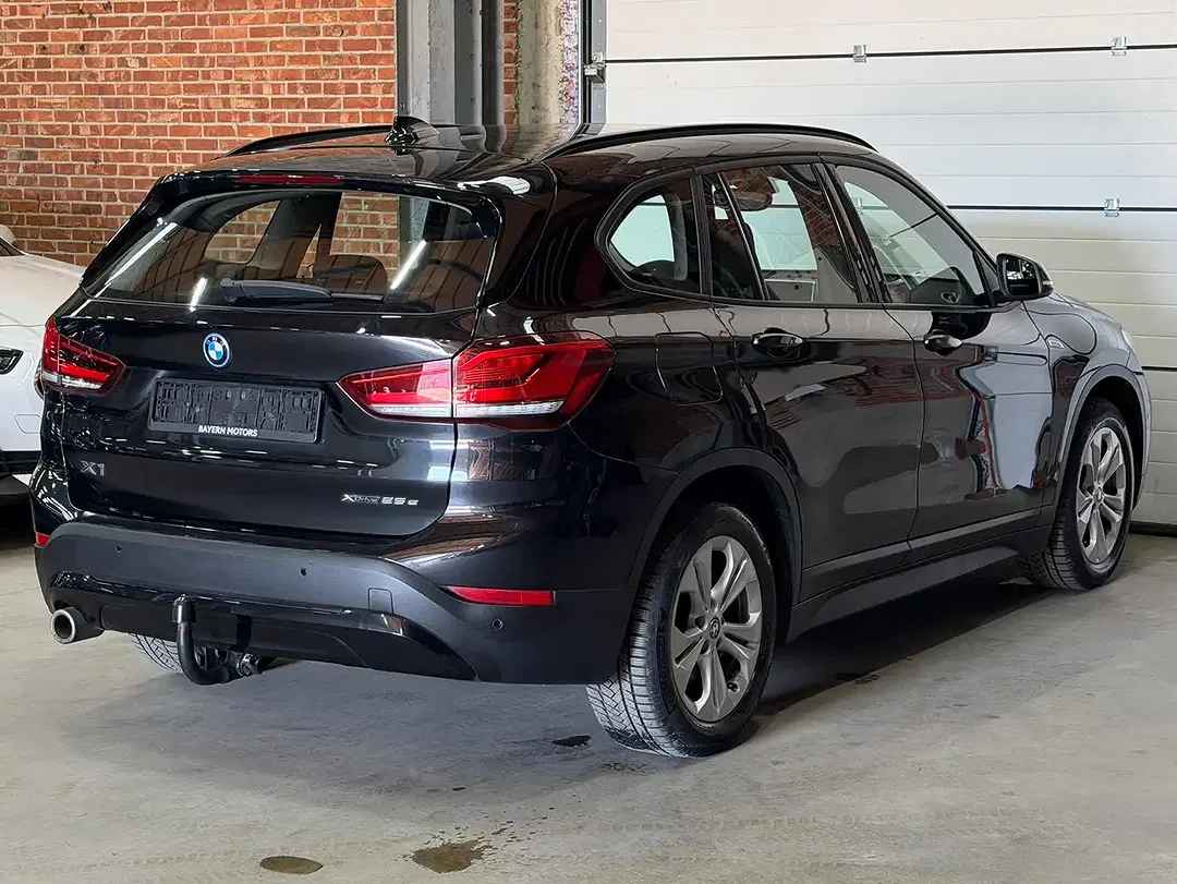 BMW X1 - Thumbnail 2