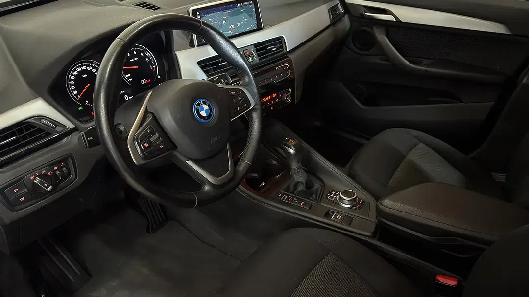 BMW X1 - Thumbnail 8