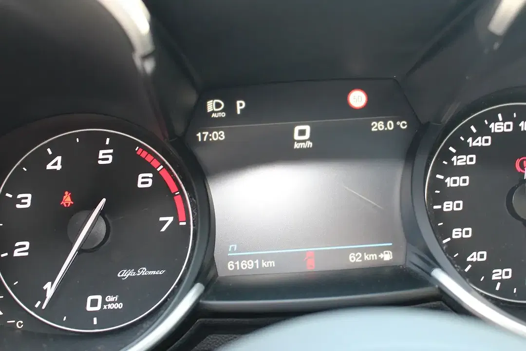Alfa Romeo Giulia - Thumbnail 12