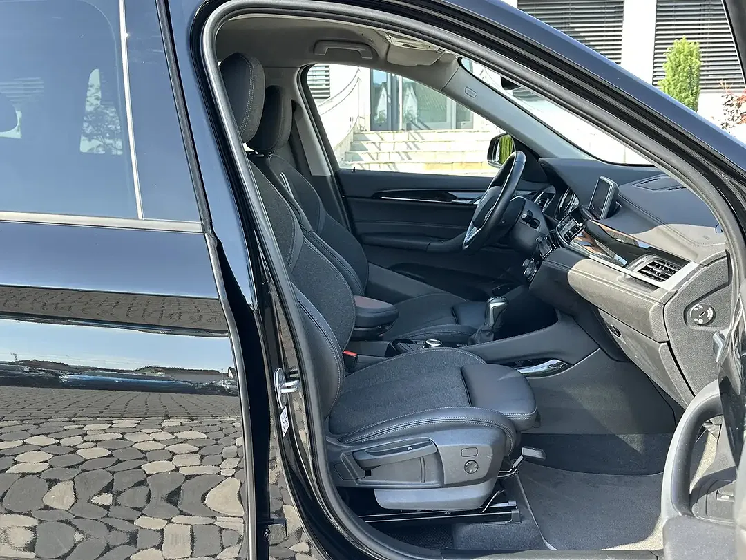 BMW X1 - Thumbnail 10