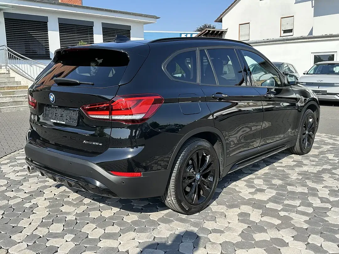 BMW X1 - Thumbnail 8