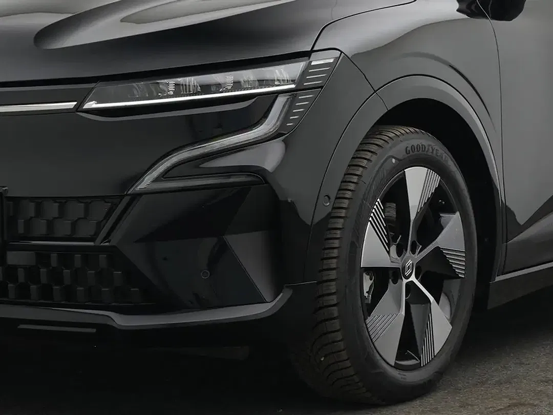 Renault Megane E-Tech - Thumbnail 8