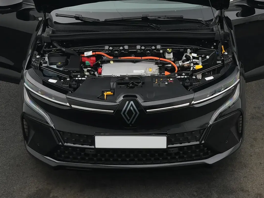 Renault Megane E-Tech - Thumbnail 5