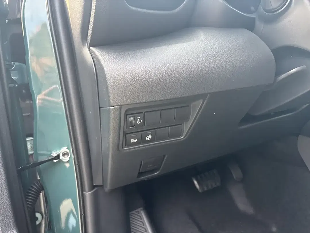 Toyota Yaris - Thumbnail 10