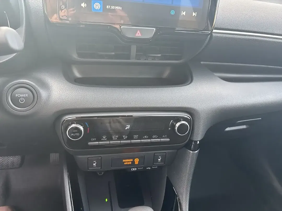 Toyota Yaris - Thumbnail 15