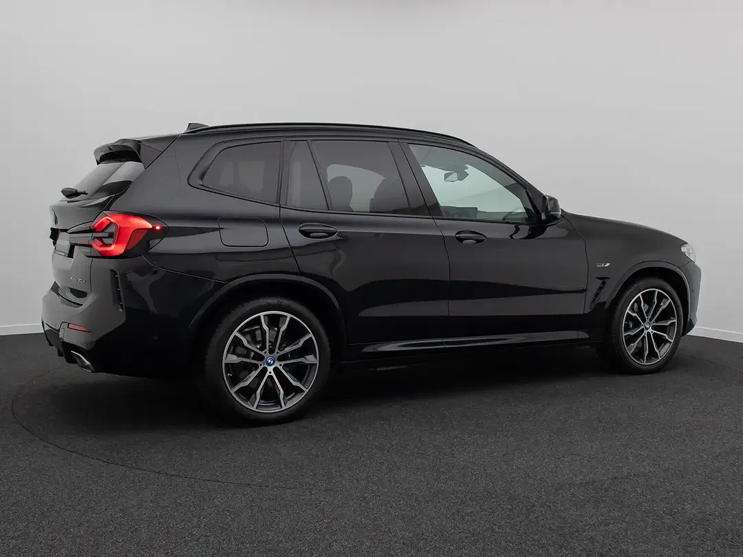 BMW X3 - Thumbnail 6