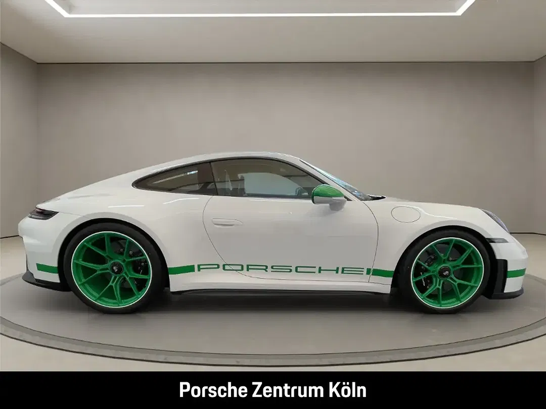 Porsche 992 - Thumbnail 6