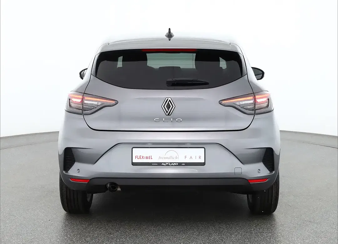 Renault Clio - Thumbnail 3