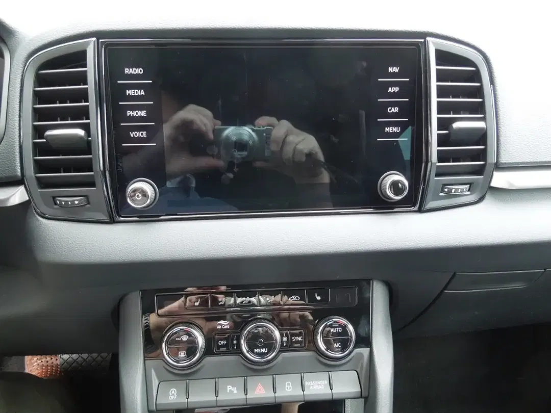 Skoda Karoq - Thumbnail 7
