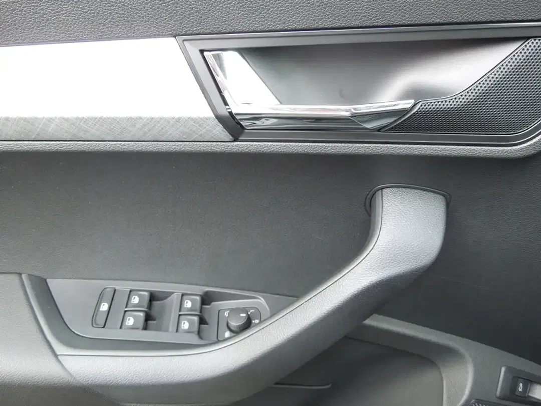 Skoda Karoq - Thumbnail 8