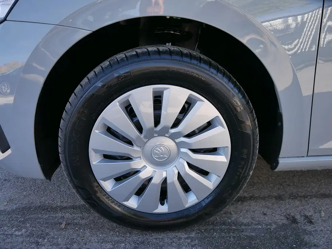 Skoda Scala - Thumbnail 4