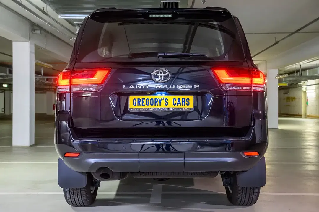 Toyota Land Cruiser - Thumbnail 3