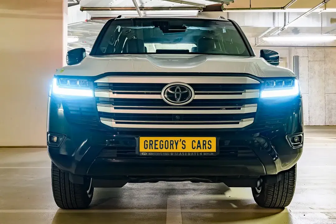Toyota Land Cruiser - Thumbnail 7
