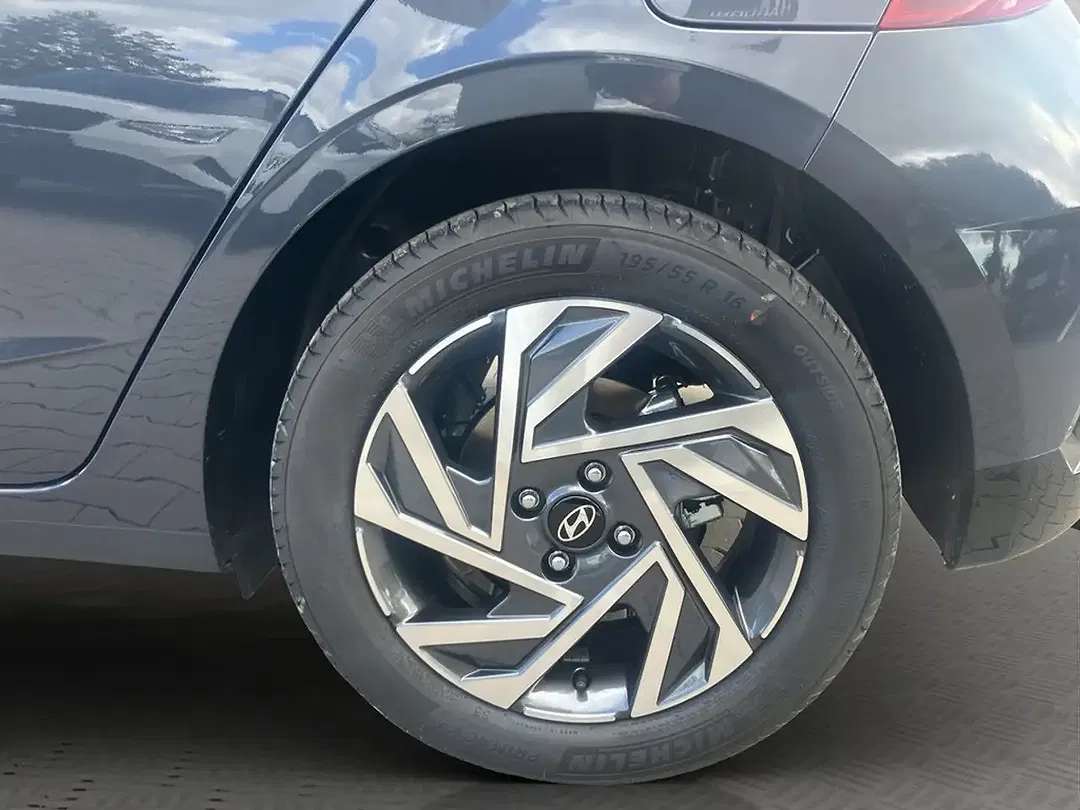 Hyundai i20 - Thumbnail 3