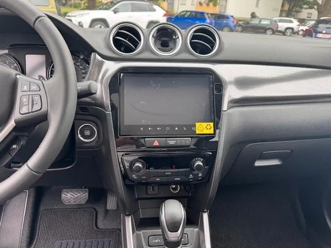 Suzuki Vitara - Thumbnail 12