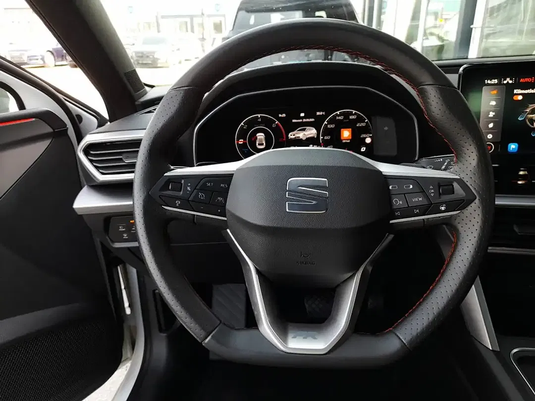 SEAT Leon - Thumbnail 10