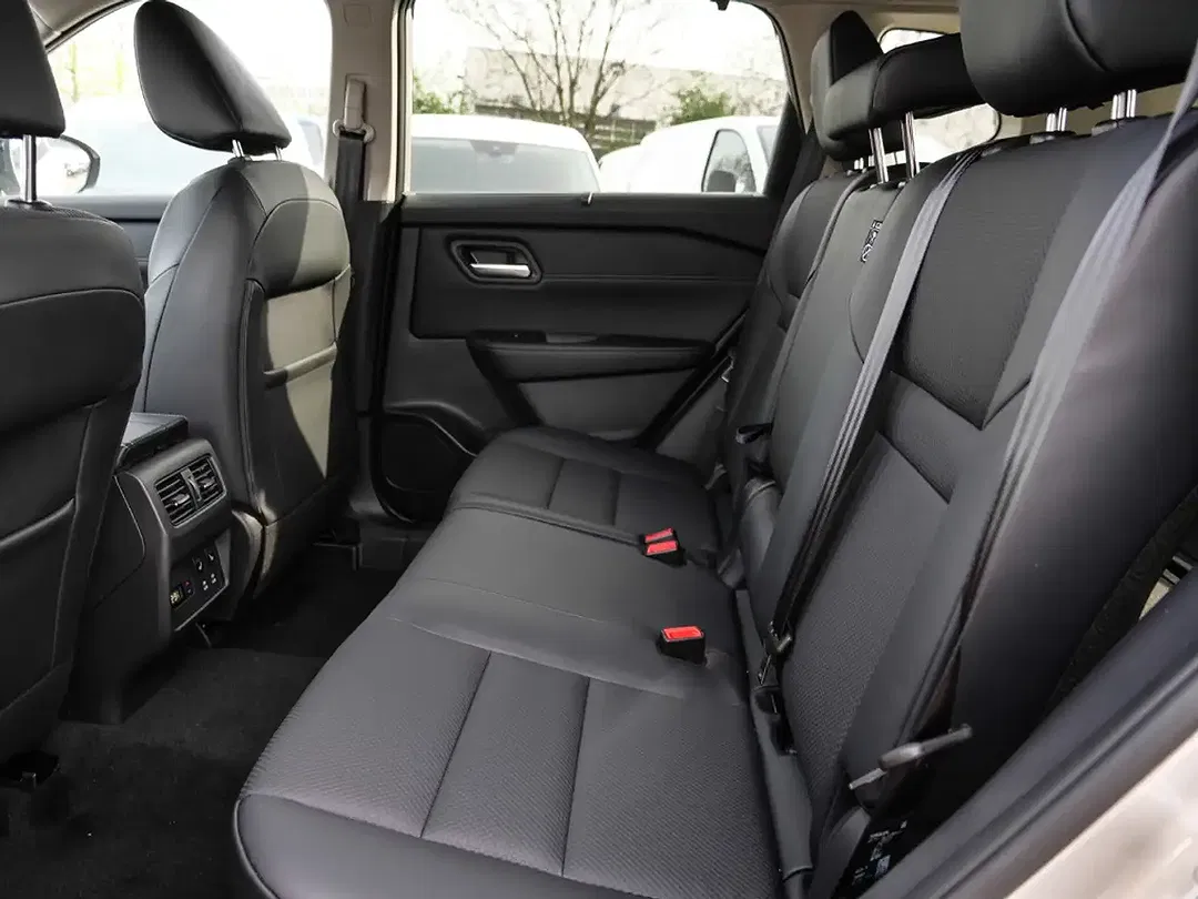 Nissan X-Trail - Thumbnail 8
