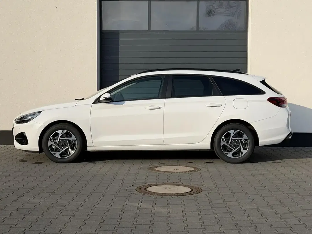 Hyundai i30 - Thumbnail 2
