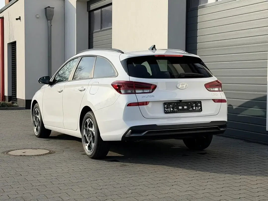 Hyundai i30 - Thumbnail 4