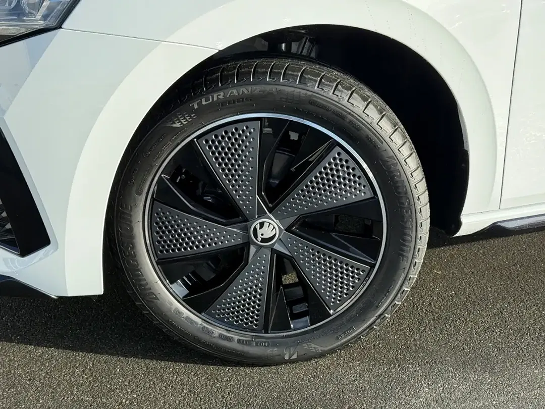 Skoda Scala - Thumbnail 3