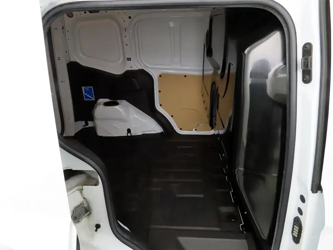 Ford Transit Courier - Thumbnail 9