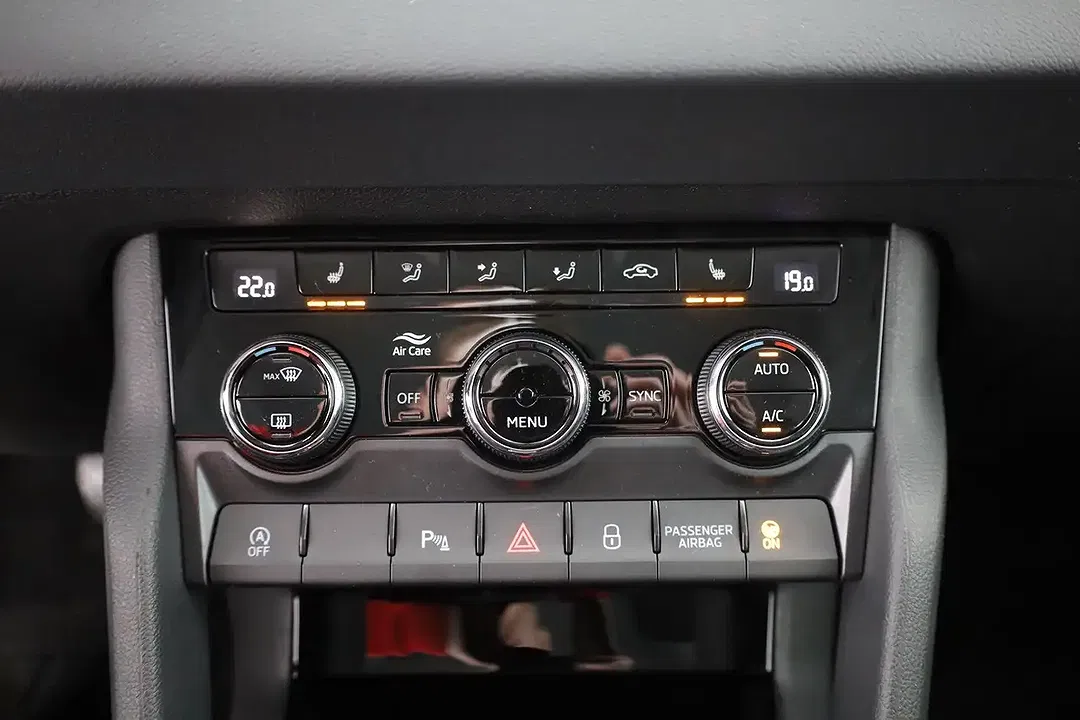 Skoda Karoq - Thumbnail 11