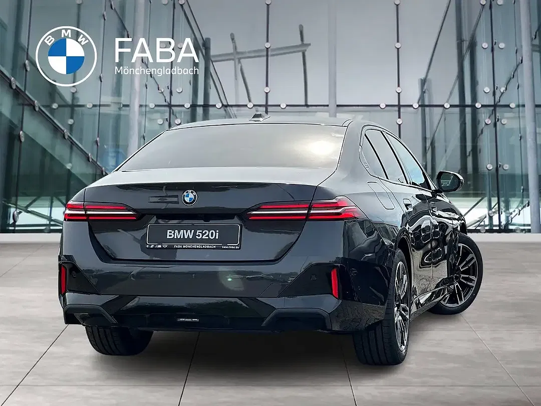 BMW 520 - Thumbnail 2