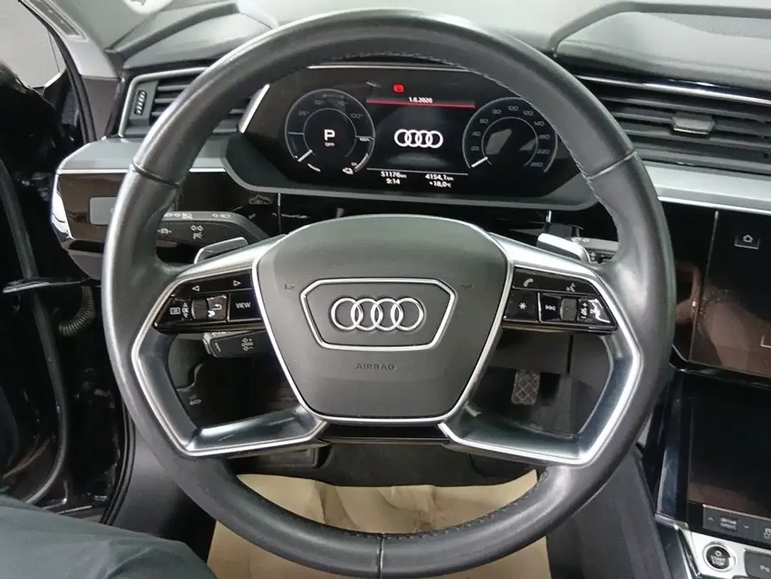 Audi e-tron - Thumbnail 12