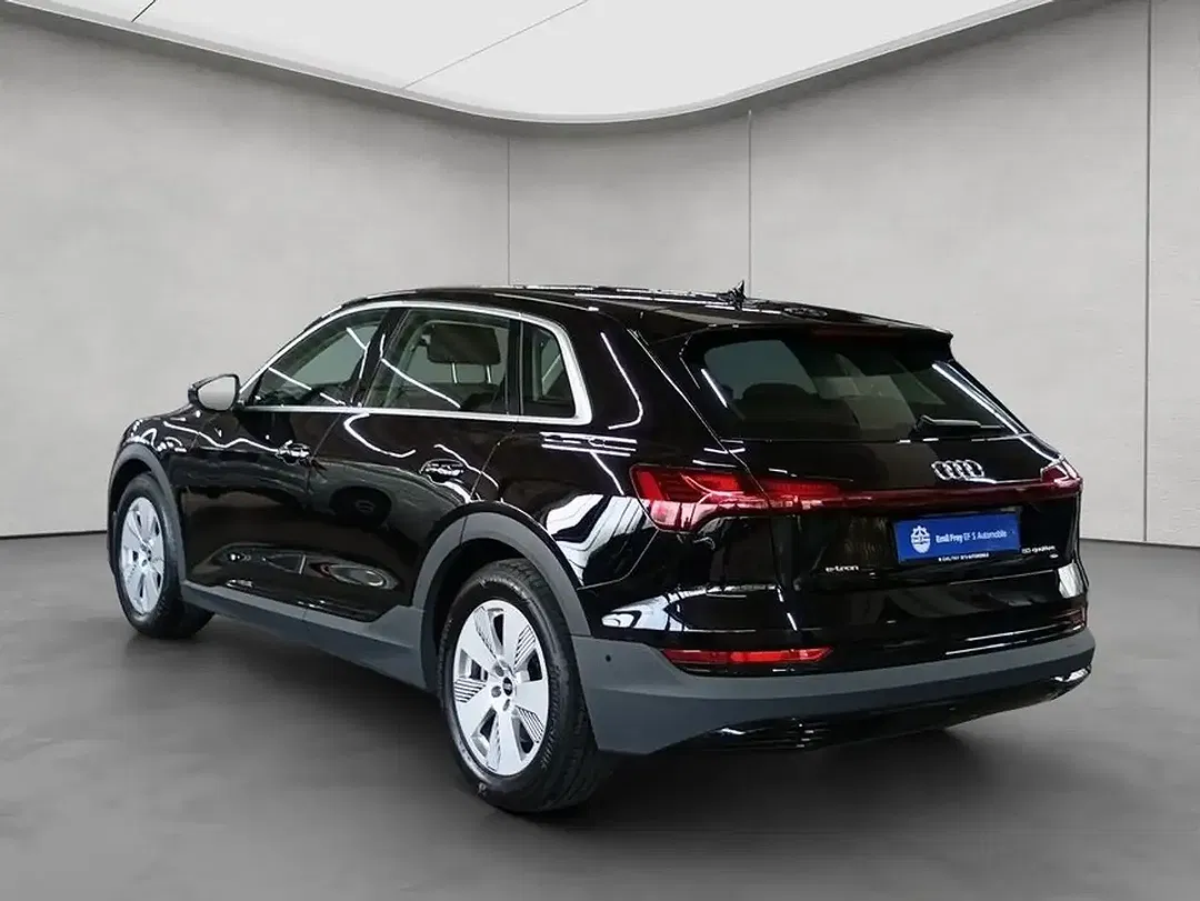 Audi e-tron - Thumbnail 3