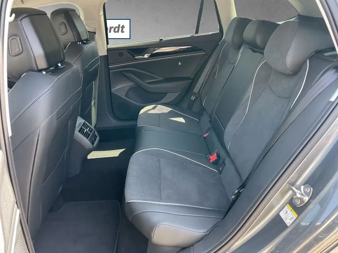 Volkswagen Passat Variant - Thumbnail 8