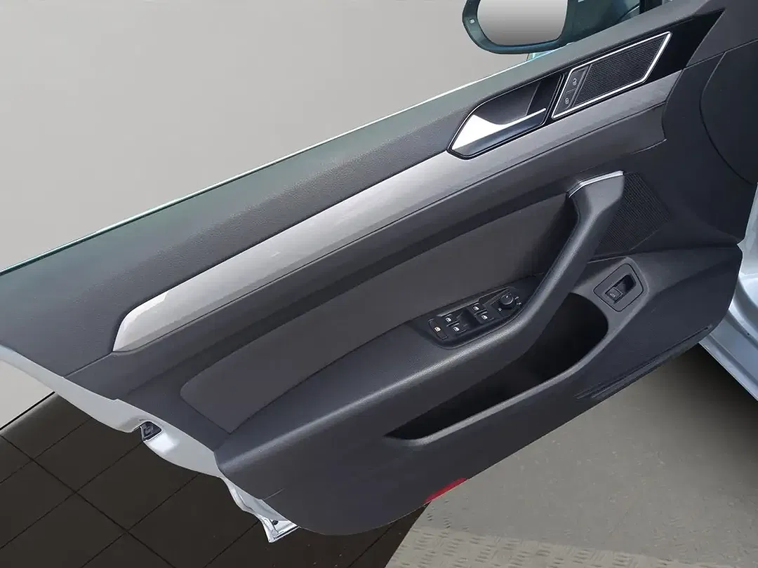 Volkswagen Passat Variant - Thumbnail 10