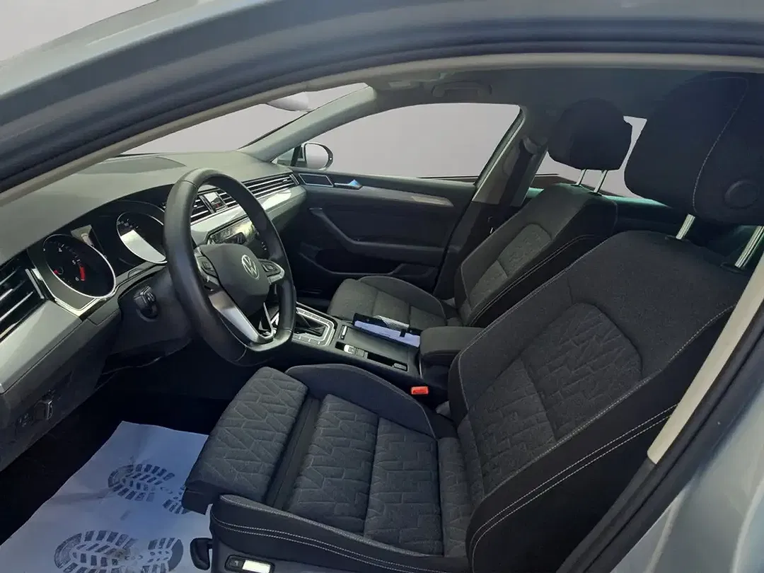 Volkswagen Passat Variant - Thumbnail 11