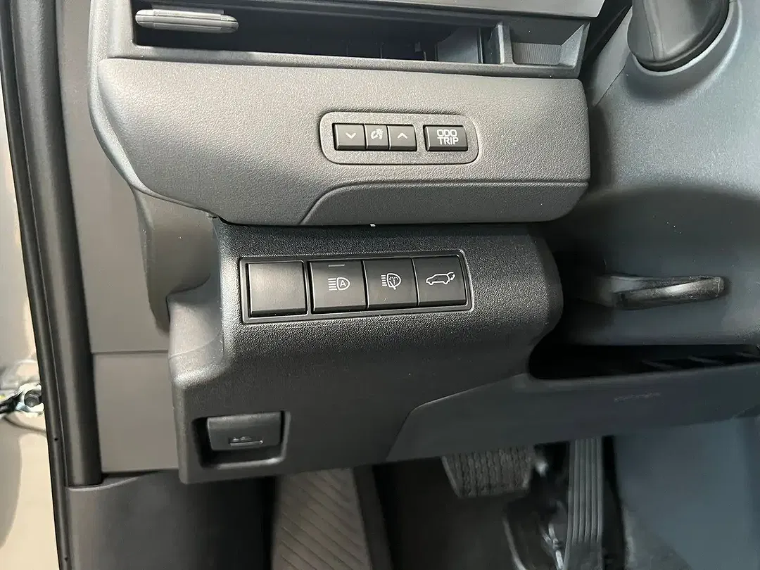 Subaru Solterra - Thumbnail 13