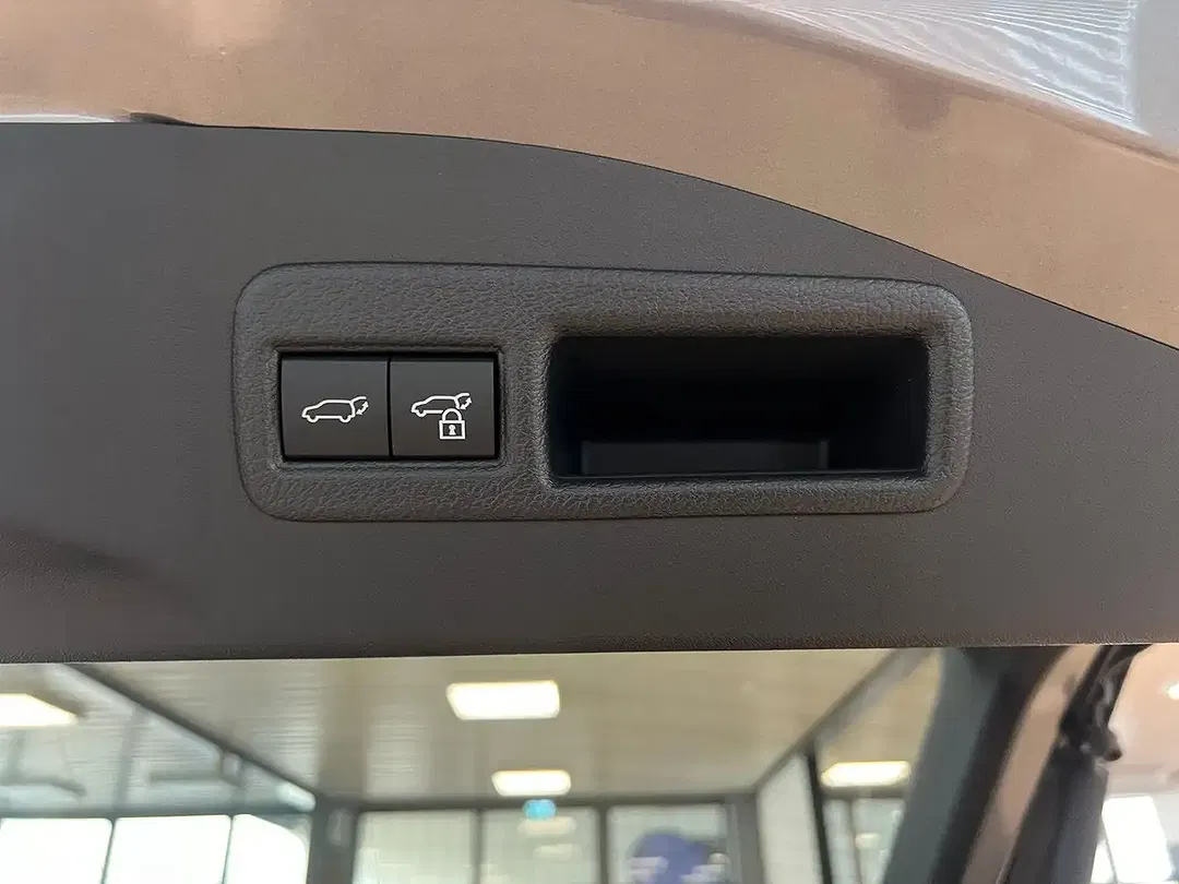 Subaru Solterra - Thumbnail 36